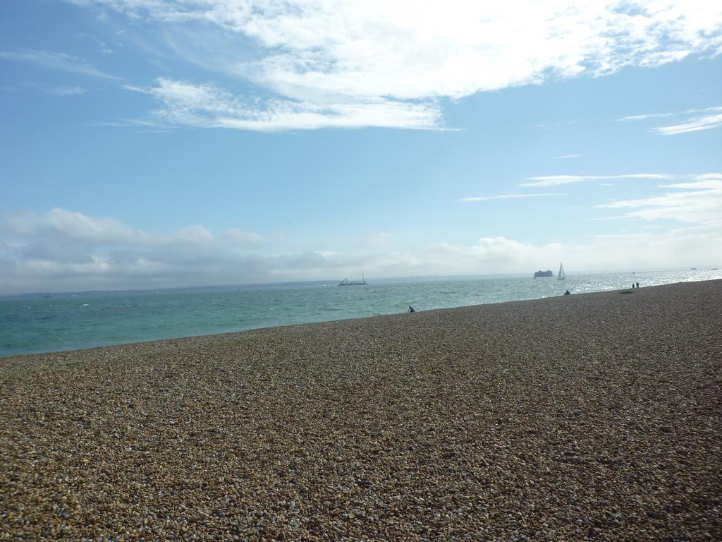 Stones Throw From The Beach - Stunning Sea View Portsmouth Exteriör bild